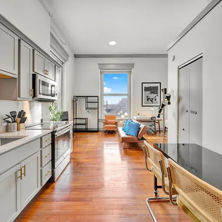 10-Unit Cozy Loft w Free Parking Med District Appartement